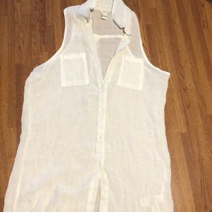 Button down white sleeveless top